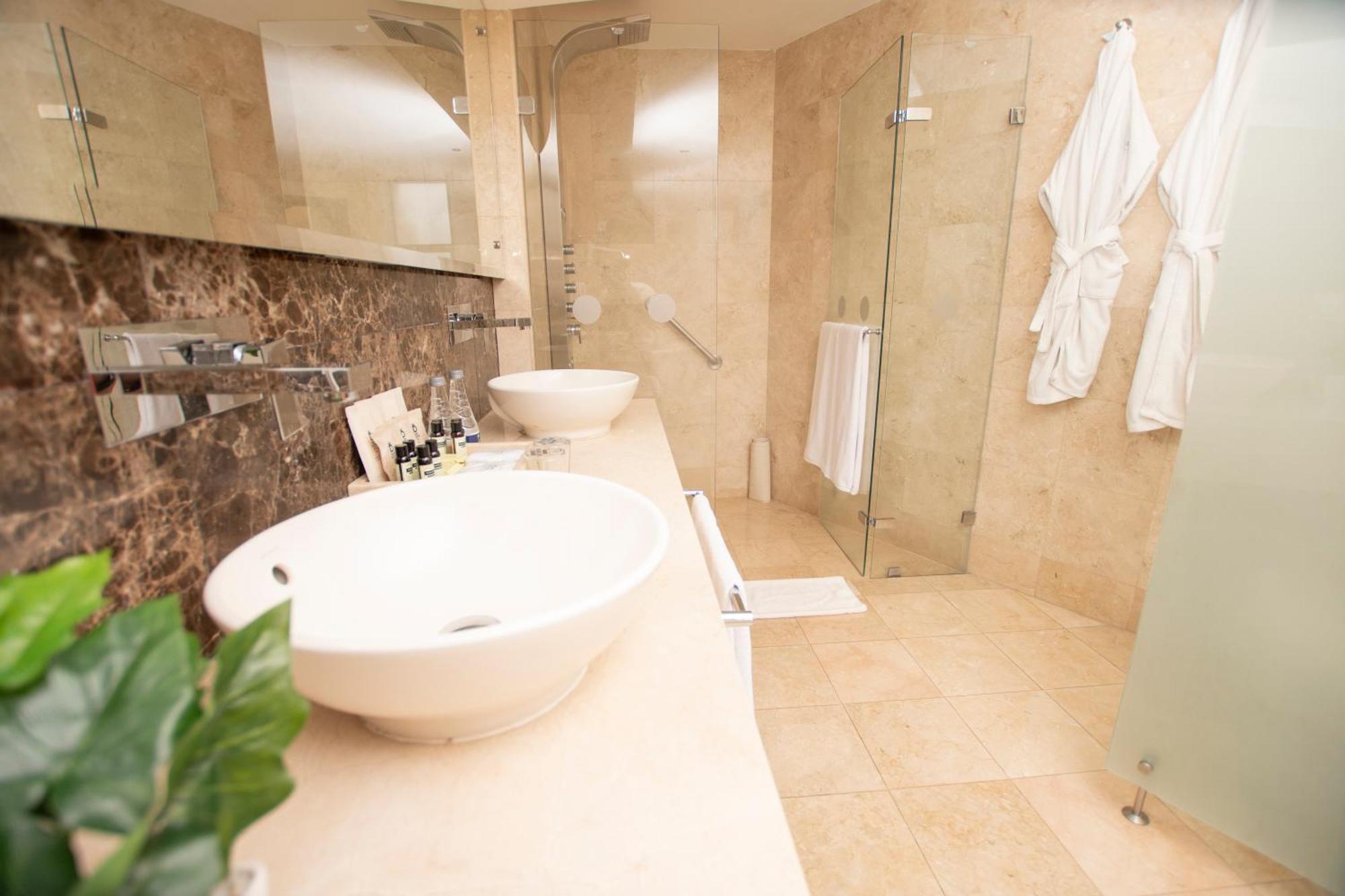 Hotel Dann Carlton קאלי מראה חיצוני תמונה